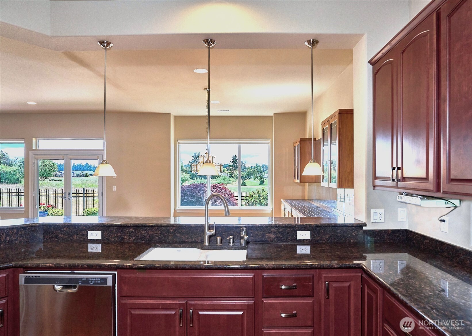 8025 Columbia Way NE