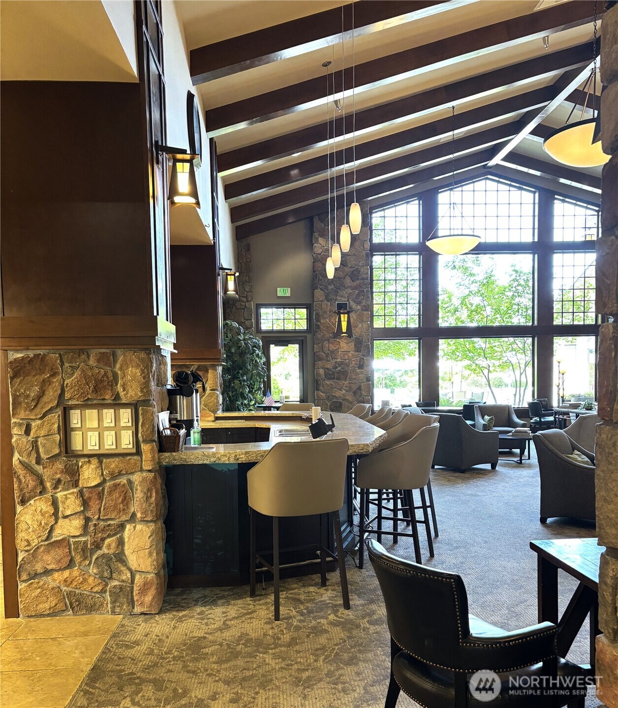 8025 Columbia Way NE