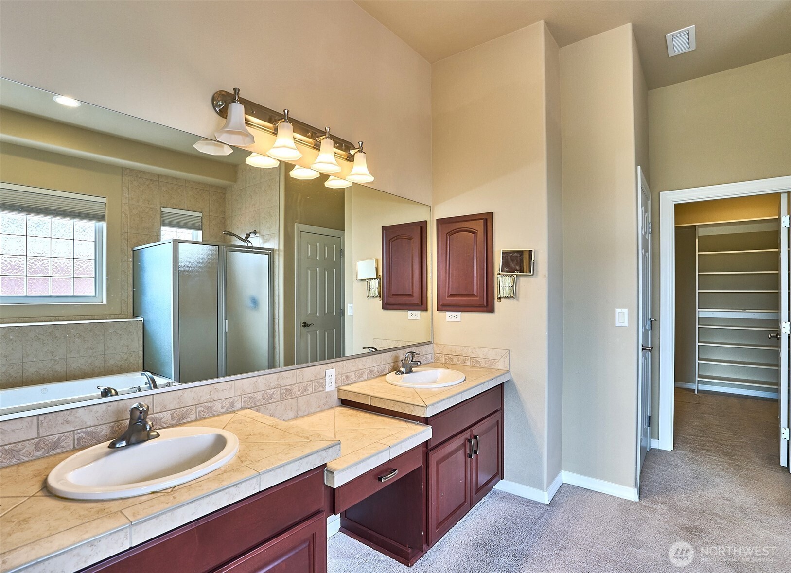 8025 Columbia Way NE