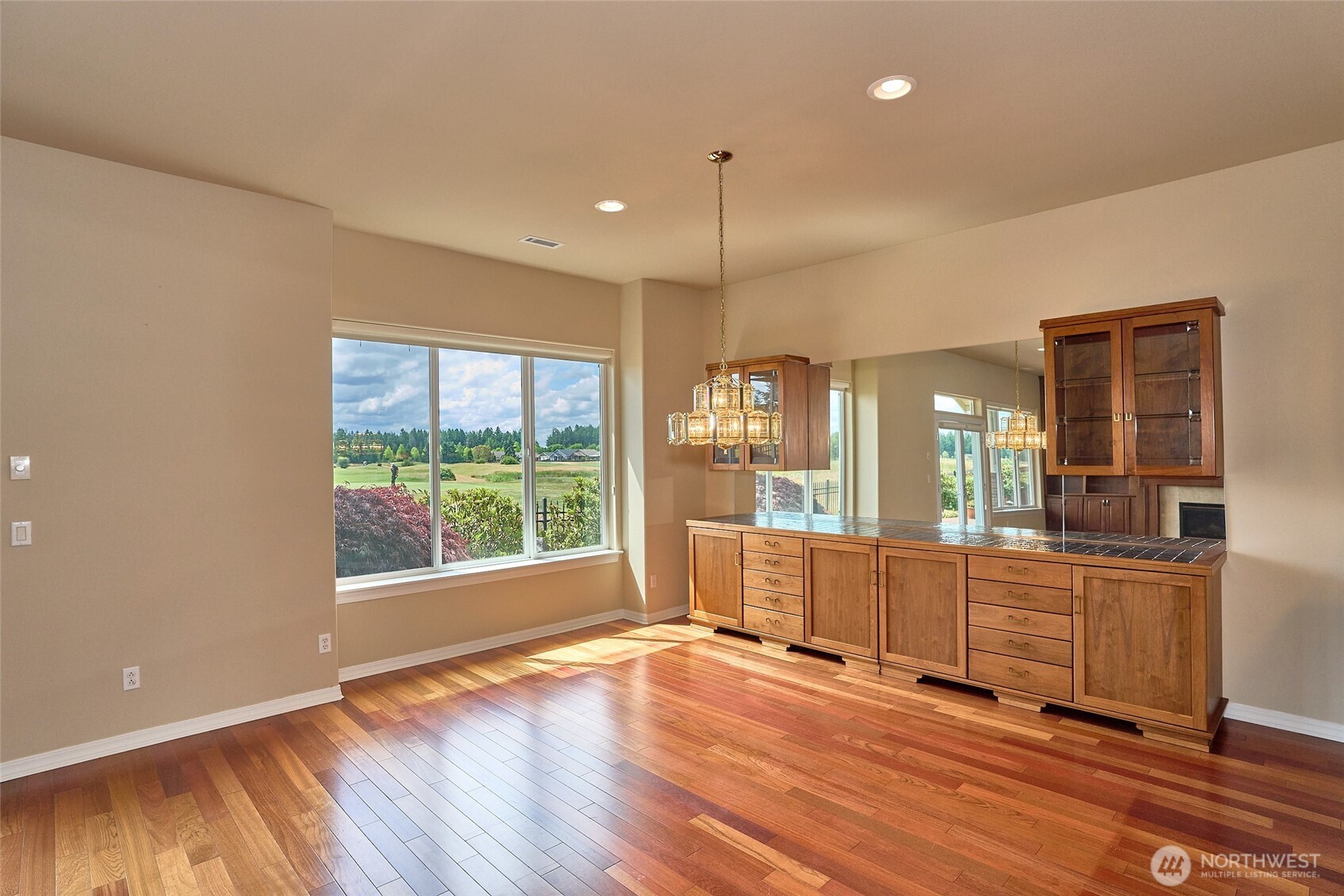 8025 Columbia Way NE