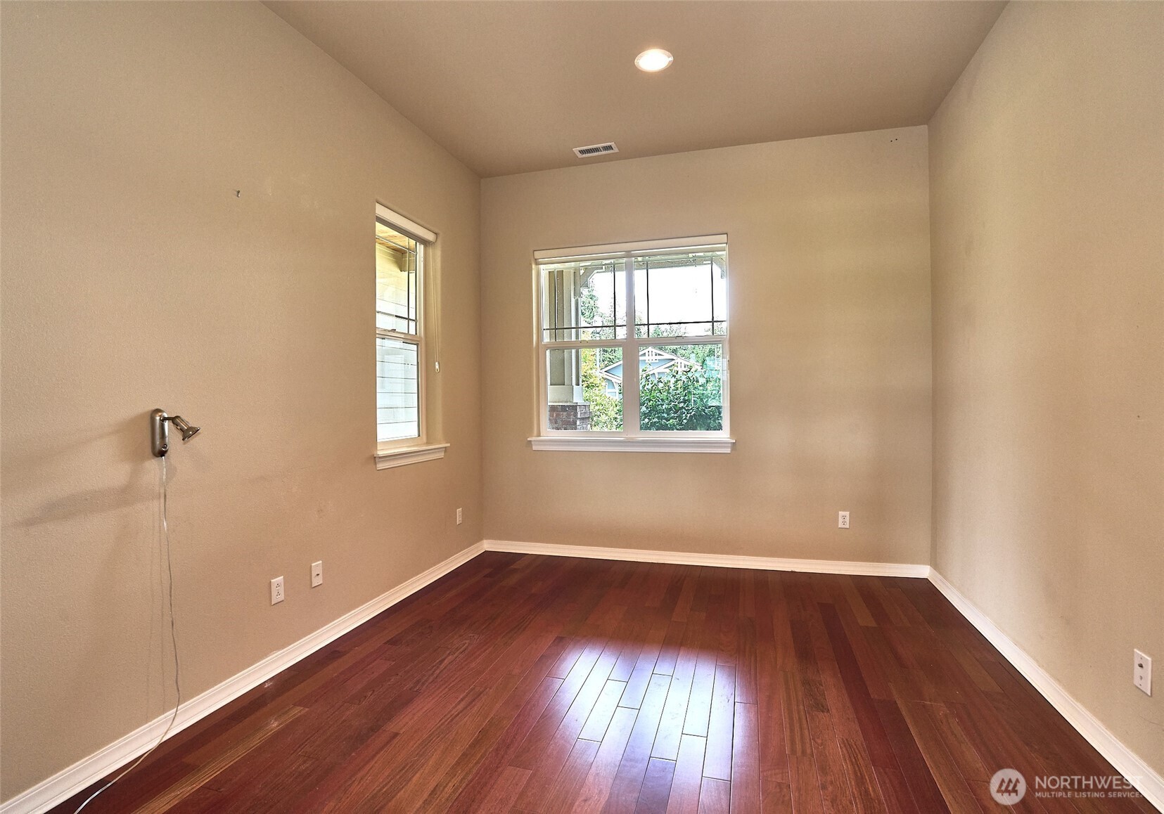 8025 Columbia Way NE