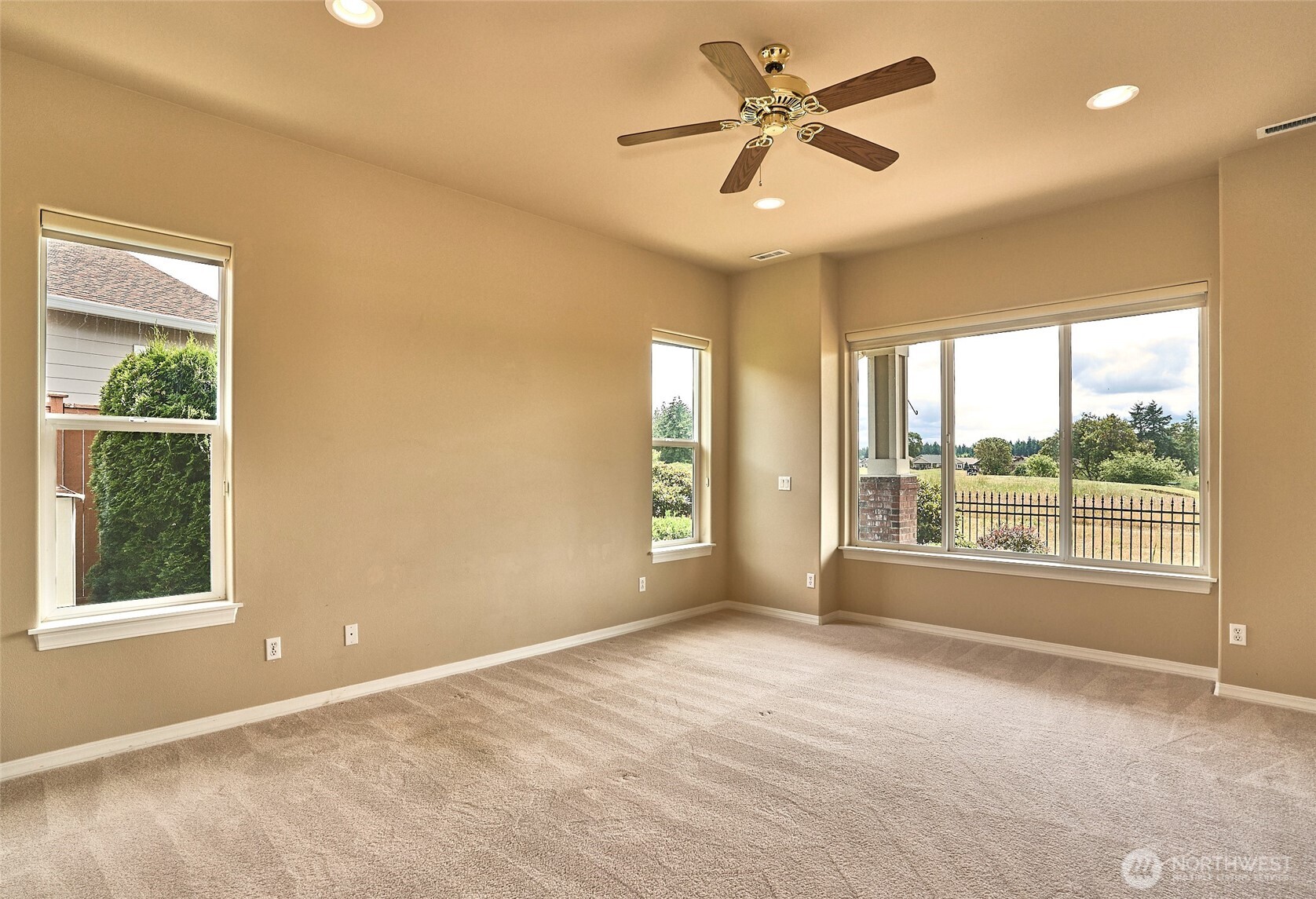 8025 Columbia Way NE