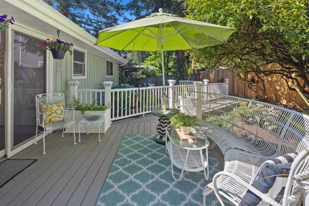 11811 33rd Avenue NE