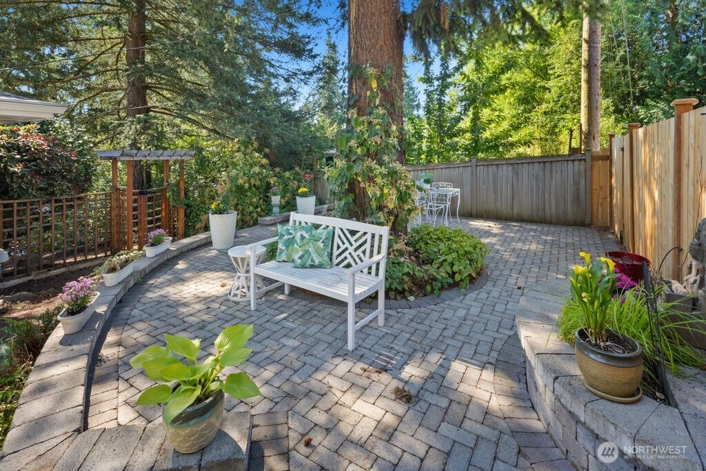 11811 33rd Avenue NE