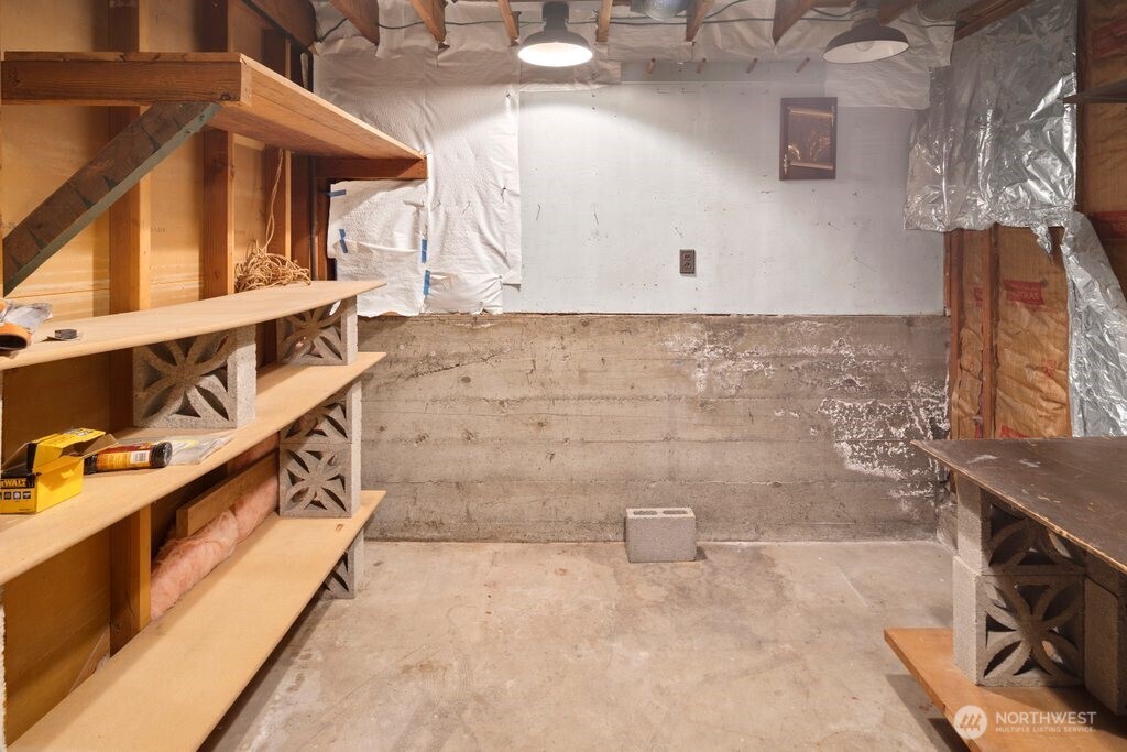 11811 33rd Avenue NE