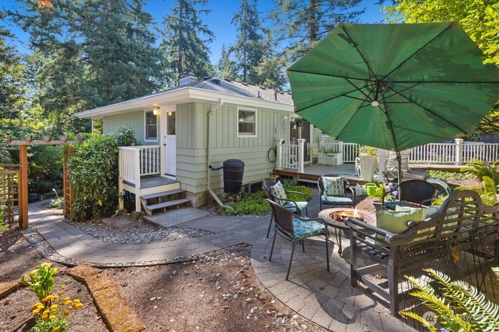 11811 33rd Avenue NE