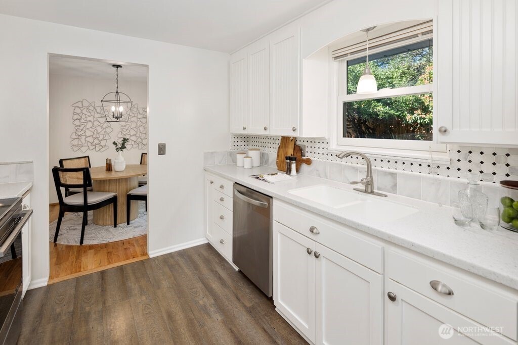 11811 33rd Avenue NE