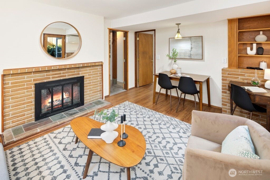 11811 33rd Avenue NE