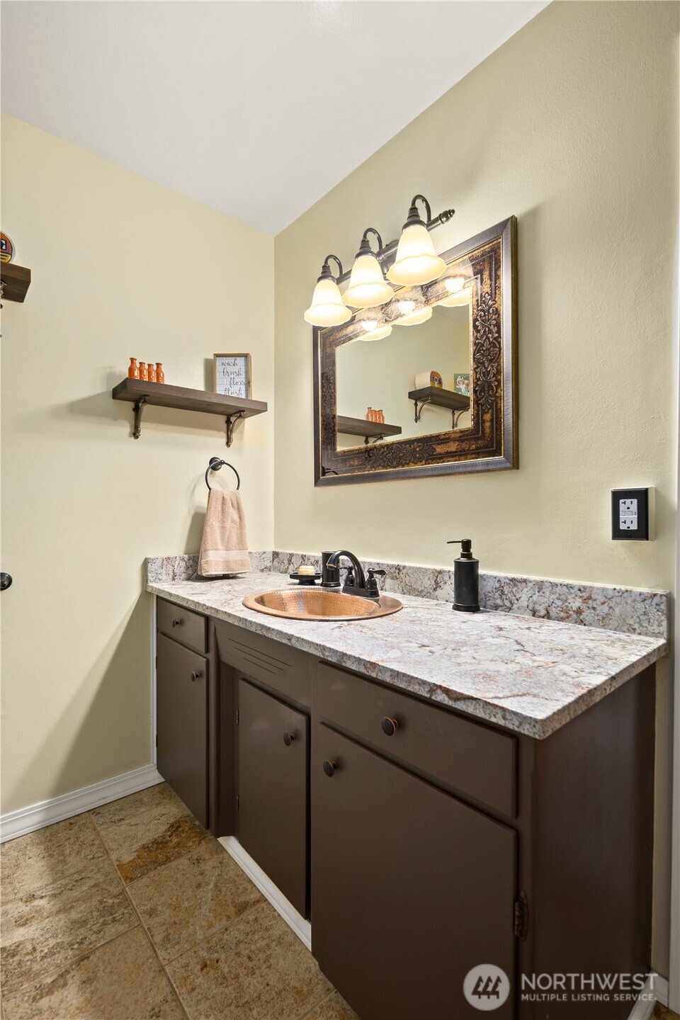 813 Jefferson Avenue NE