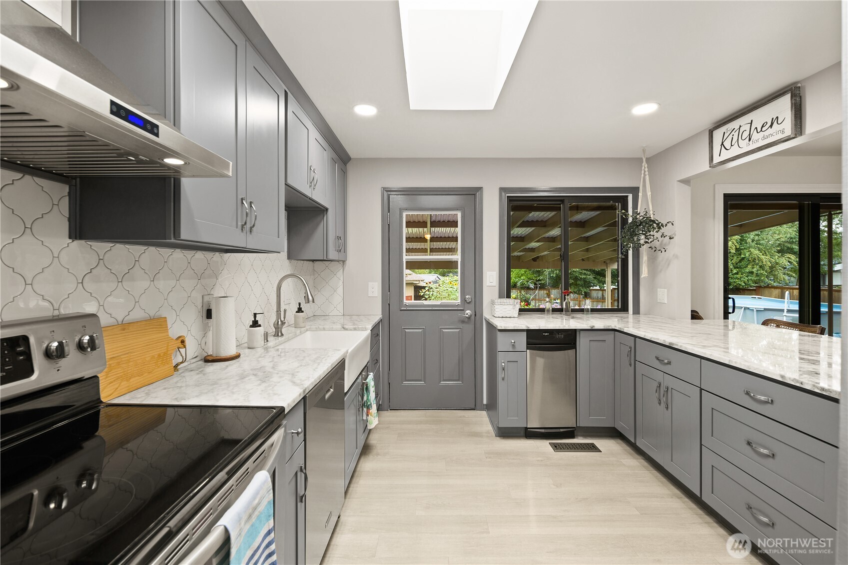 813 Jefferson Avenue NE