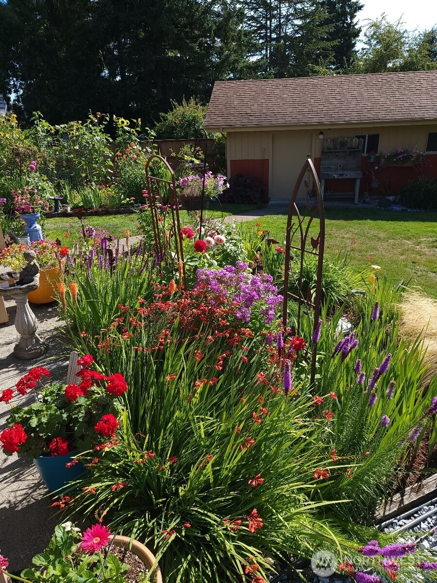 813 Jefferson Avenue NE