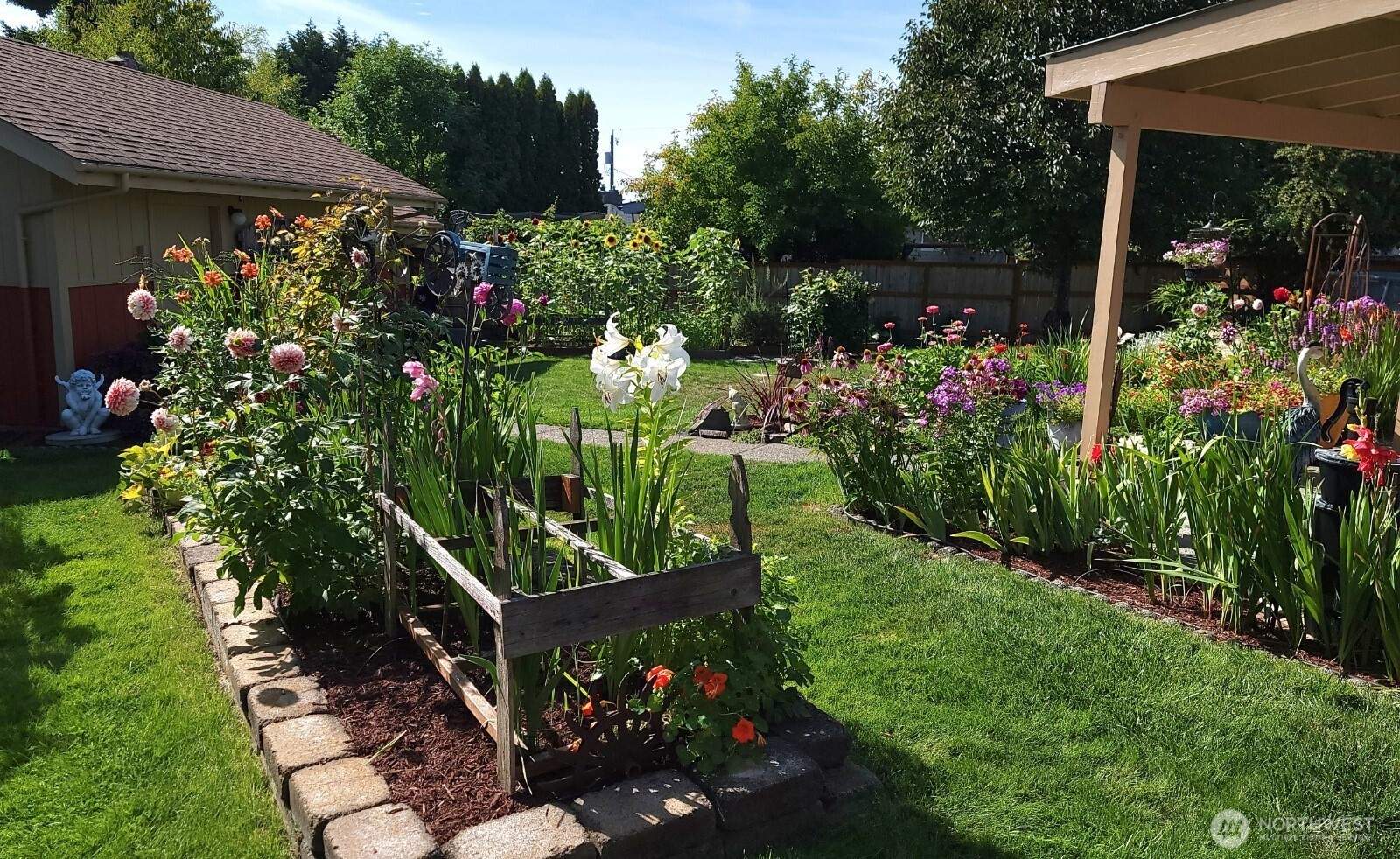 813 Jefferson Avenue NE