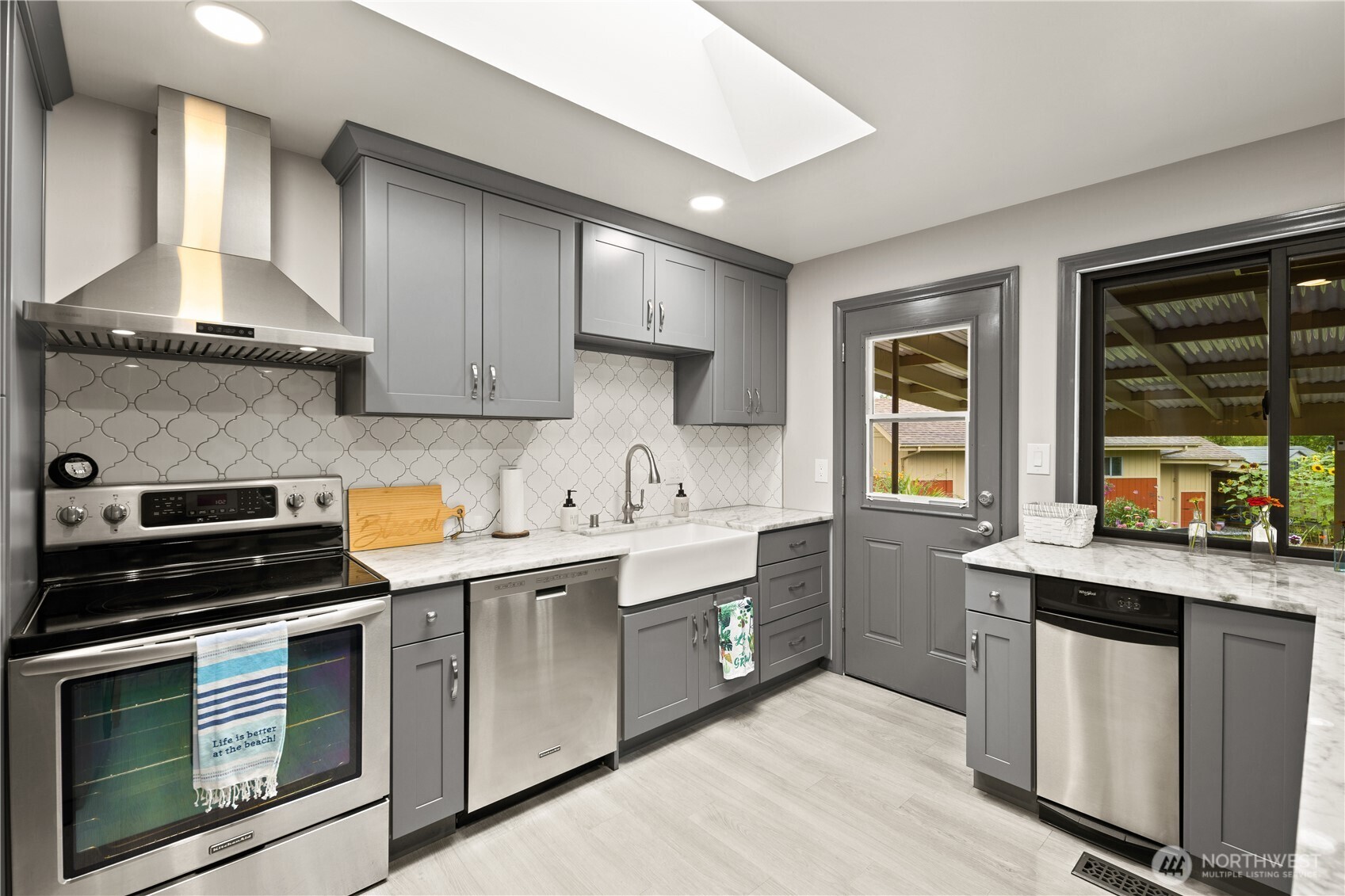 813 Jefferson Avenue NE