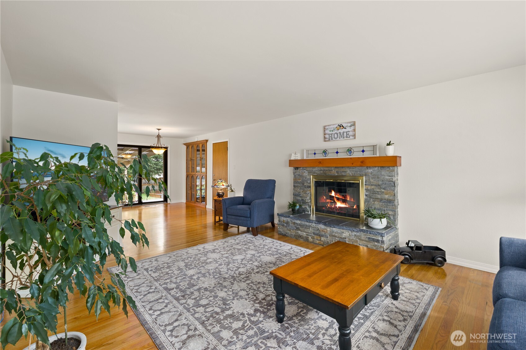 813 Jefferson Avenue NE