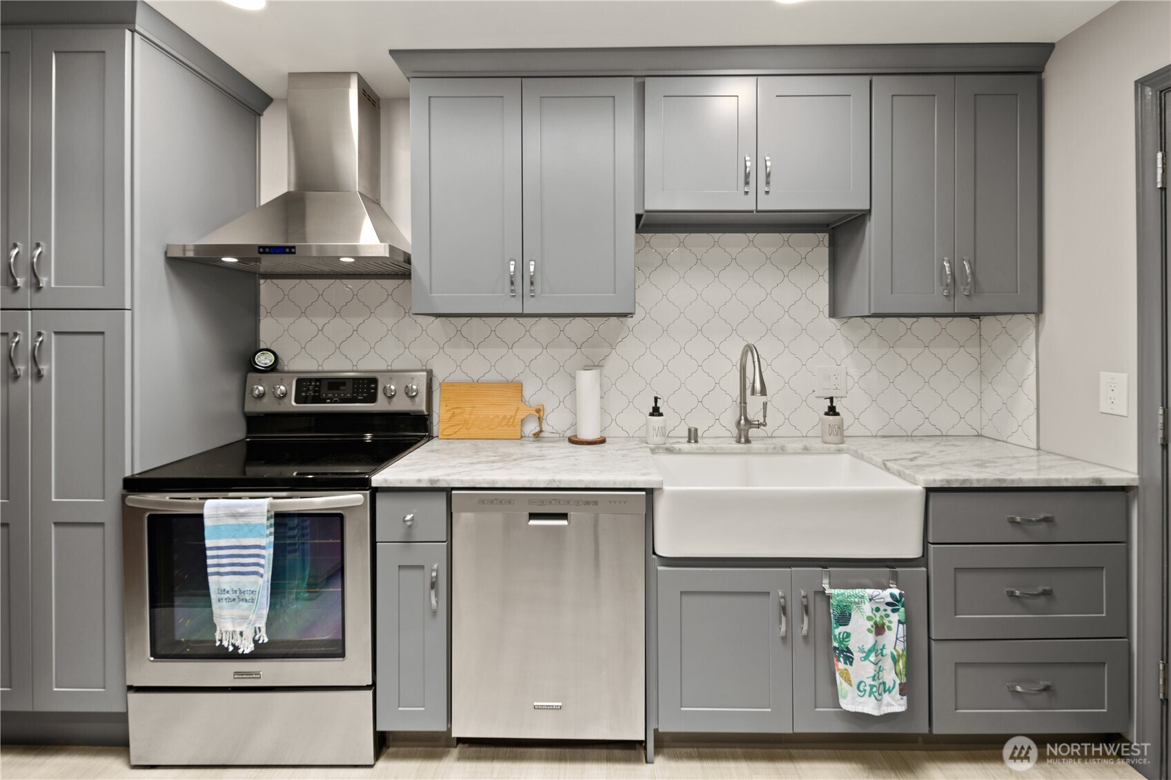 813 Jefferson Avenue NE