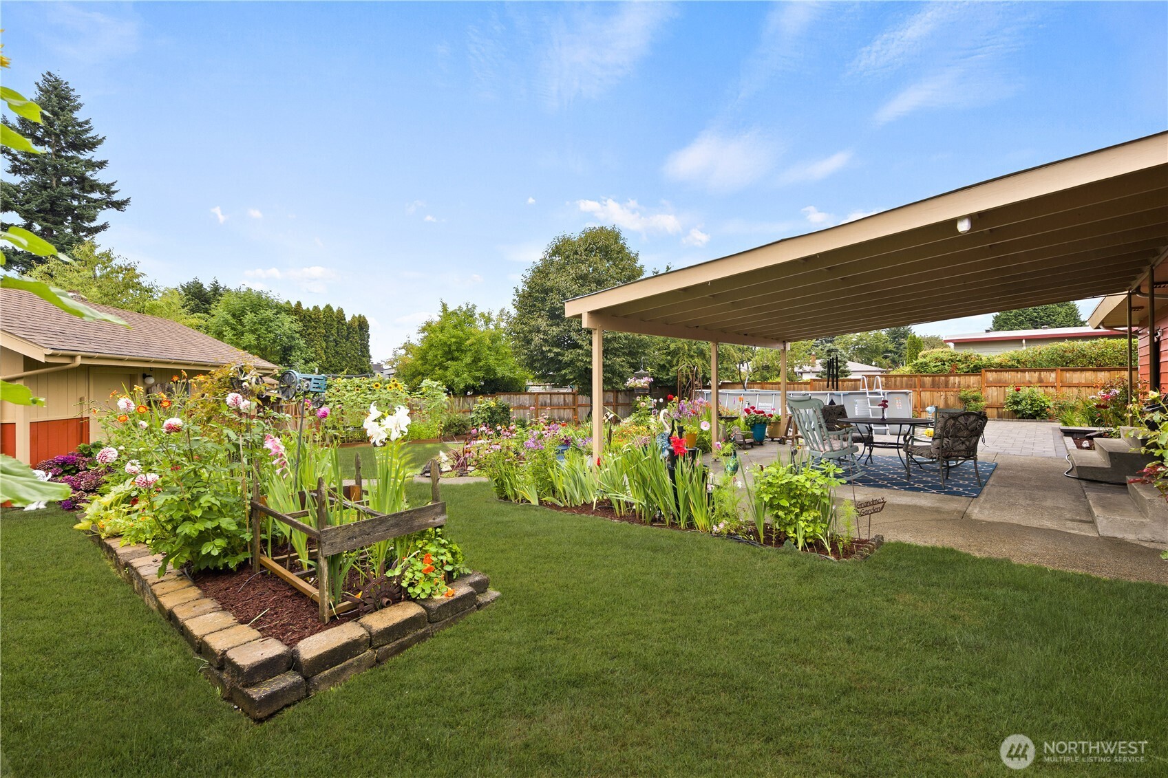 813 Jefferson Avenue NE