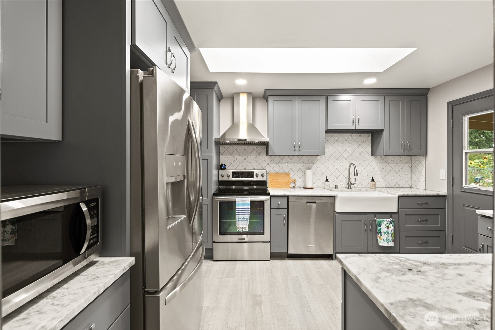 813 Jefferson Avenue NE