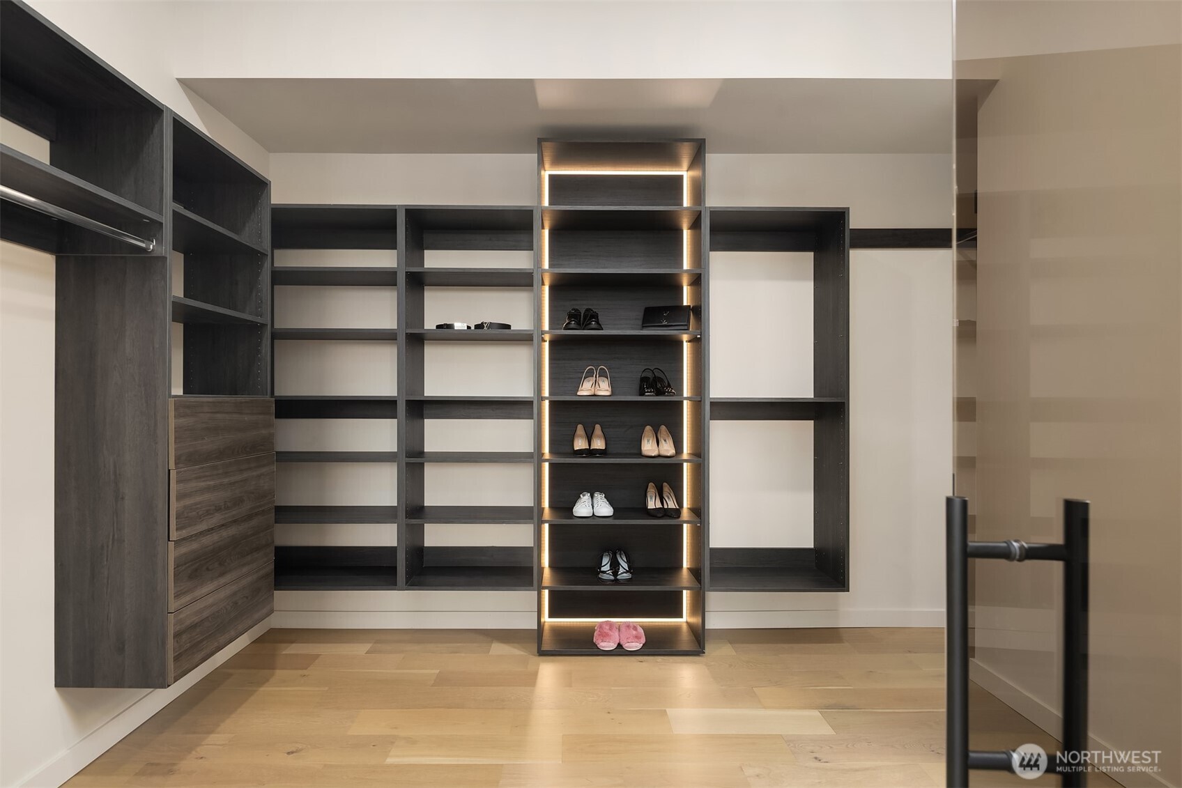 6815 Lake Washington Boulevard SE