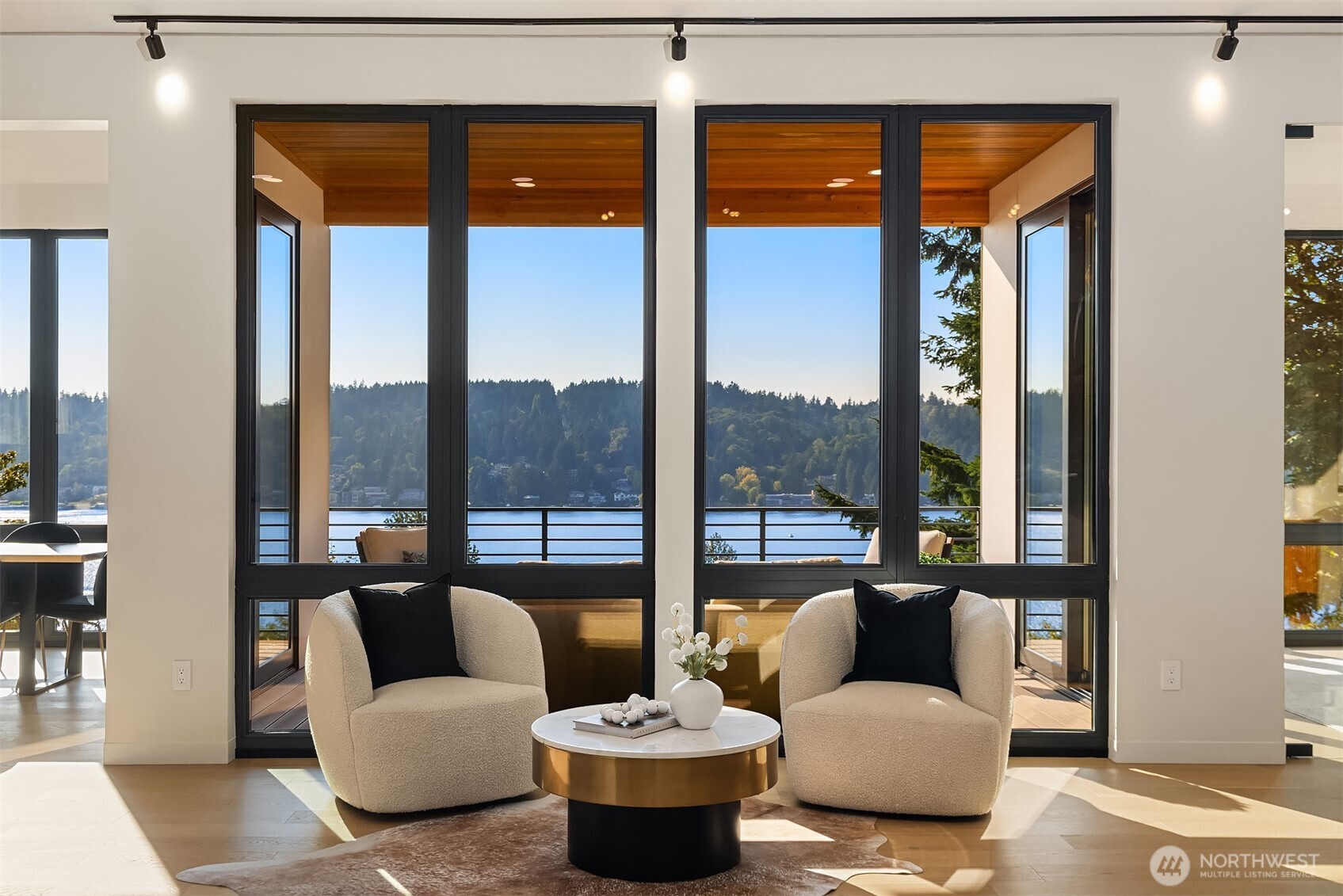 6815 Lake Washington Boulevard SE