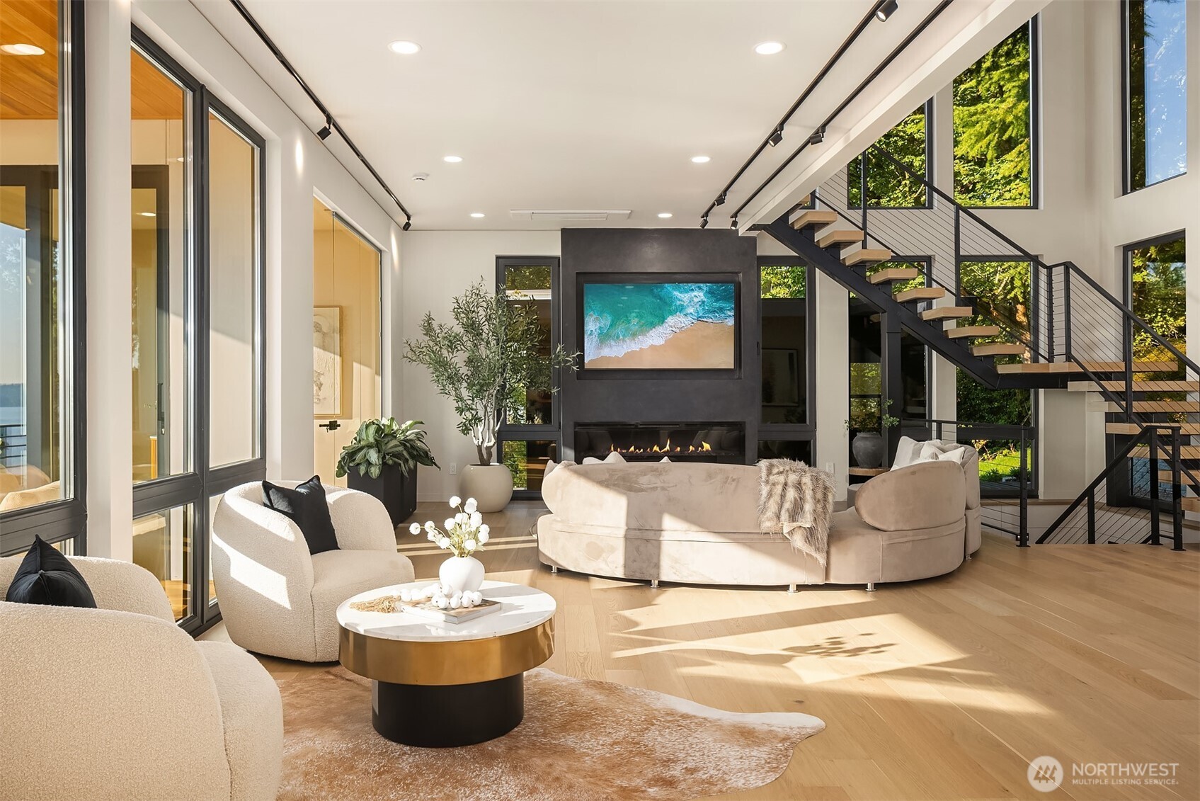 6815 Lake Washington Boulevard SE