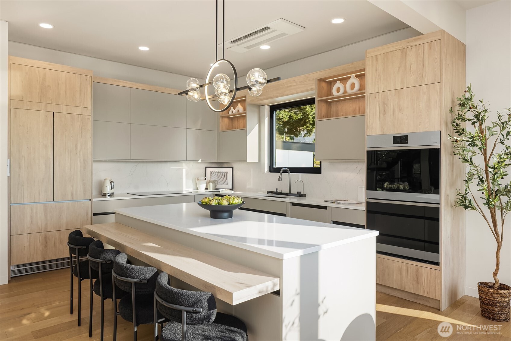 6815 Lake Washington Boulevard SE