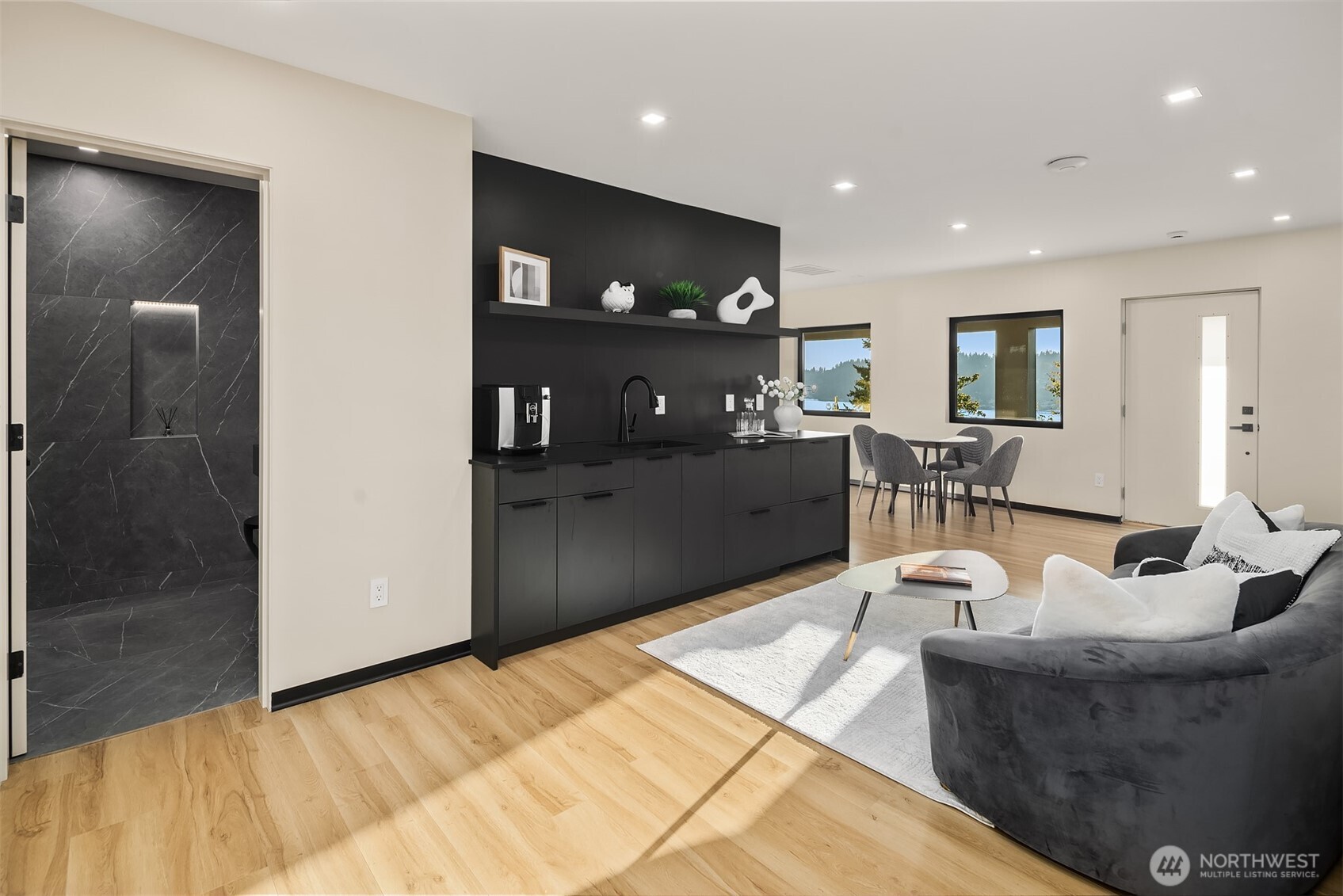 6815 Lake Washington Boulevard SE