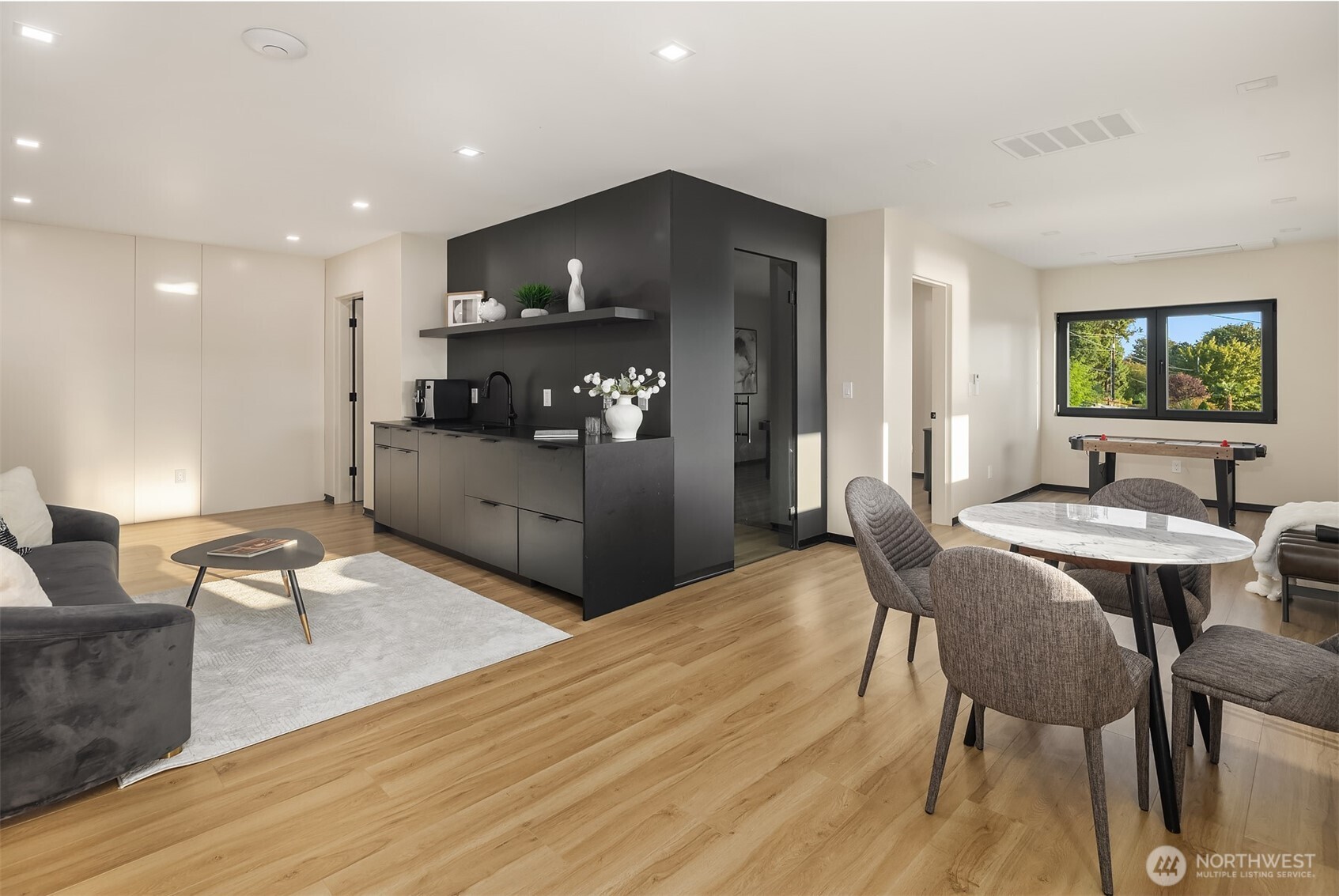 6815 Lake Washington Boulevard SE