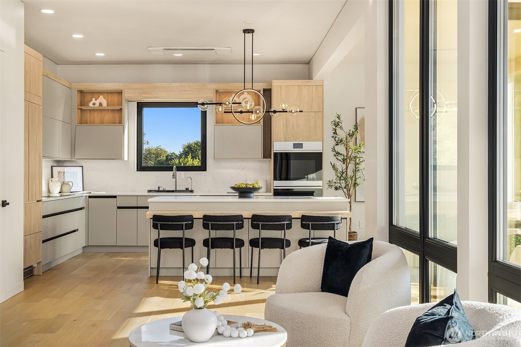 6815 Lake Washington Boulevard SE