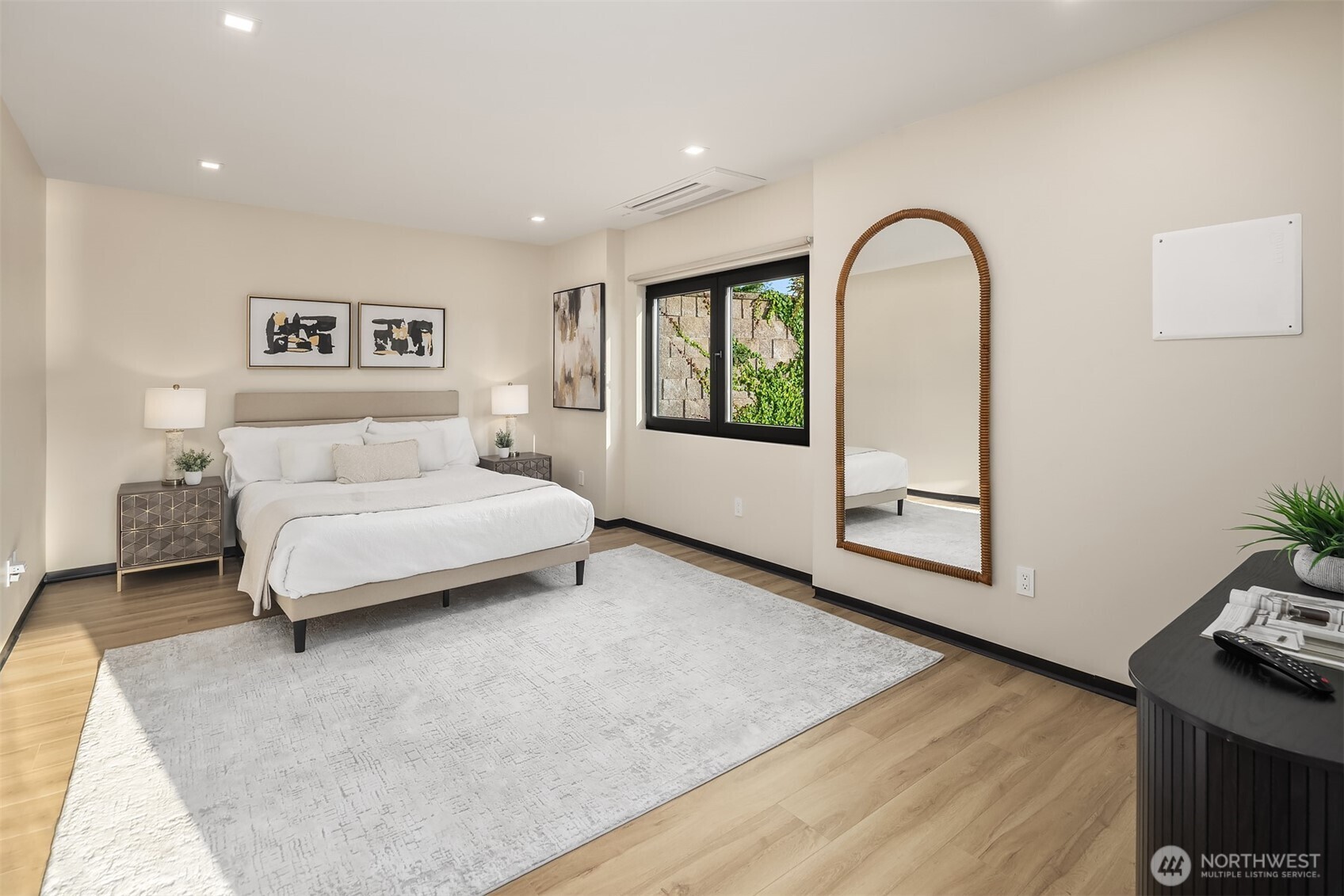 6815 Lake Washington Boulevard SE