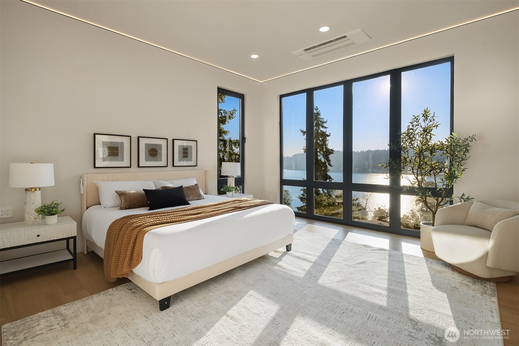 6815 Lake Washington Boulevard SE