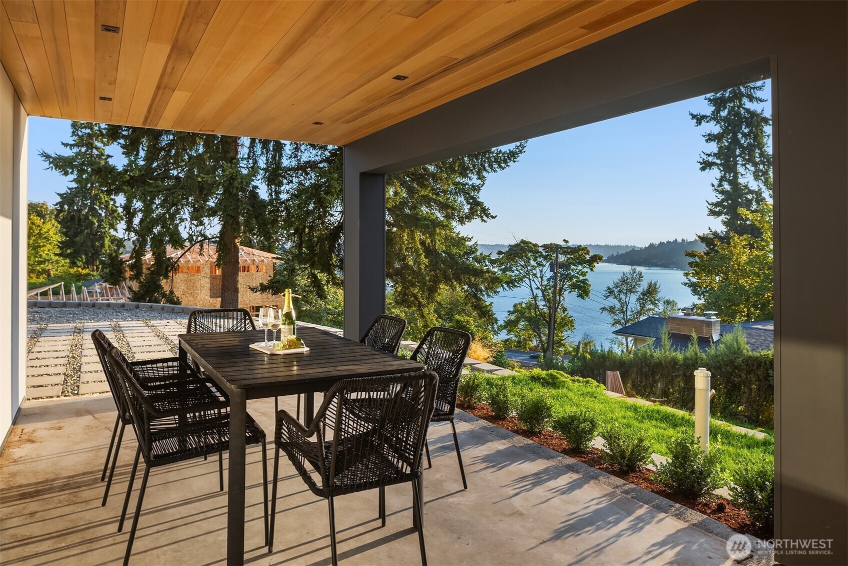 6815 Lake Washington Boulevard SE