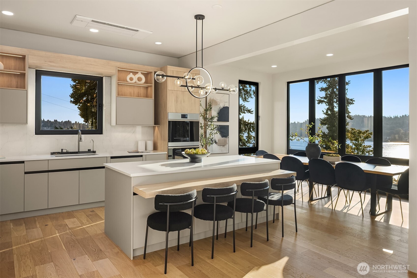 6815 Lake Washington Boulevard SE