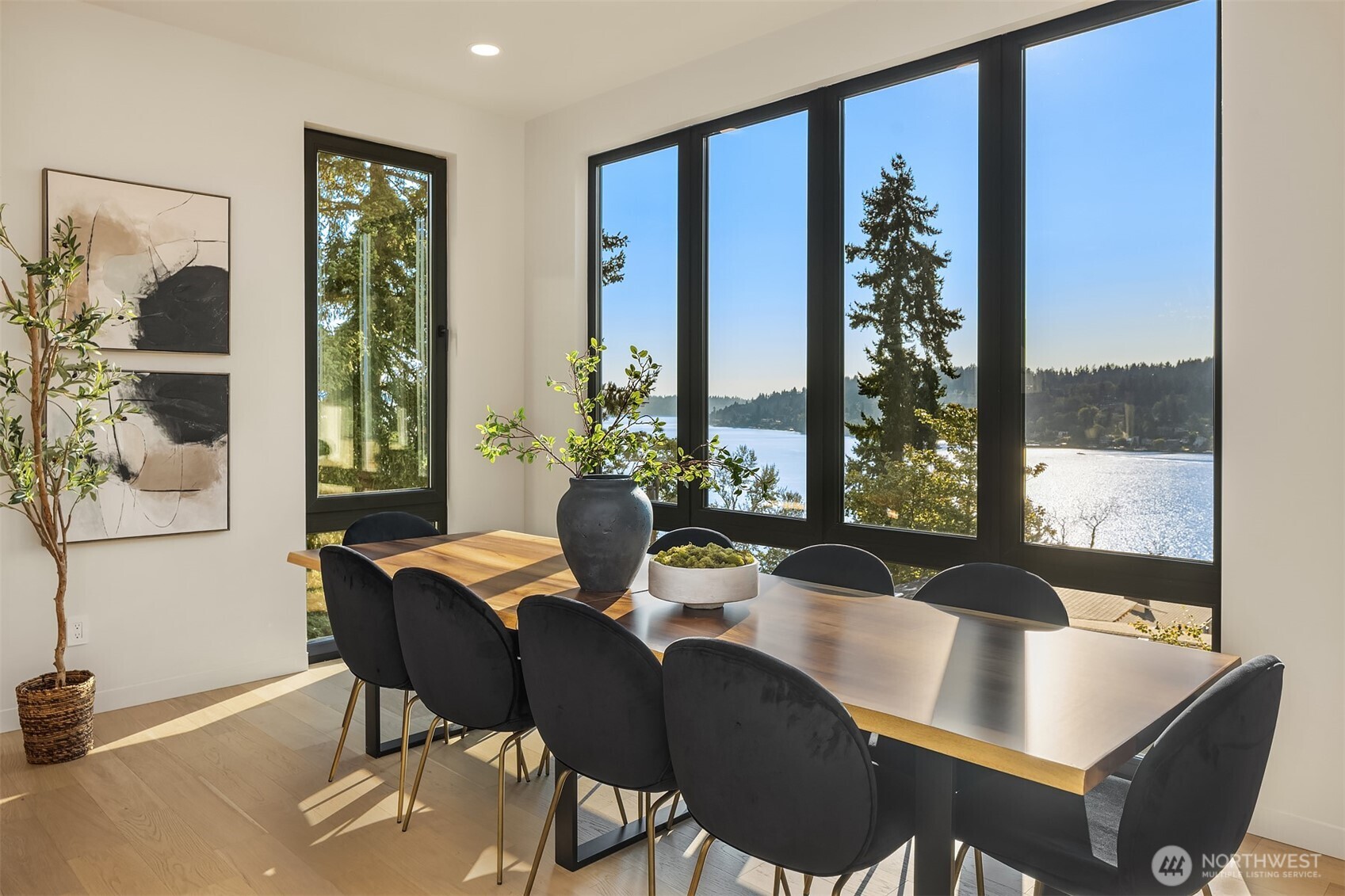 6815 Lake Washington Boulevard SE