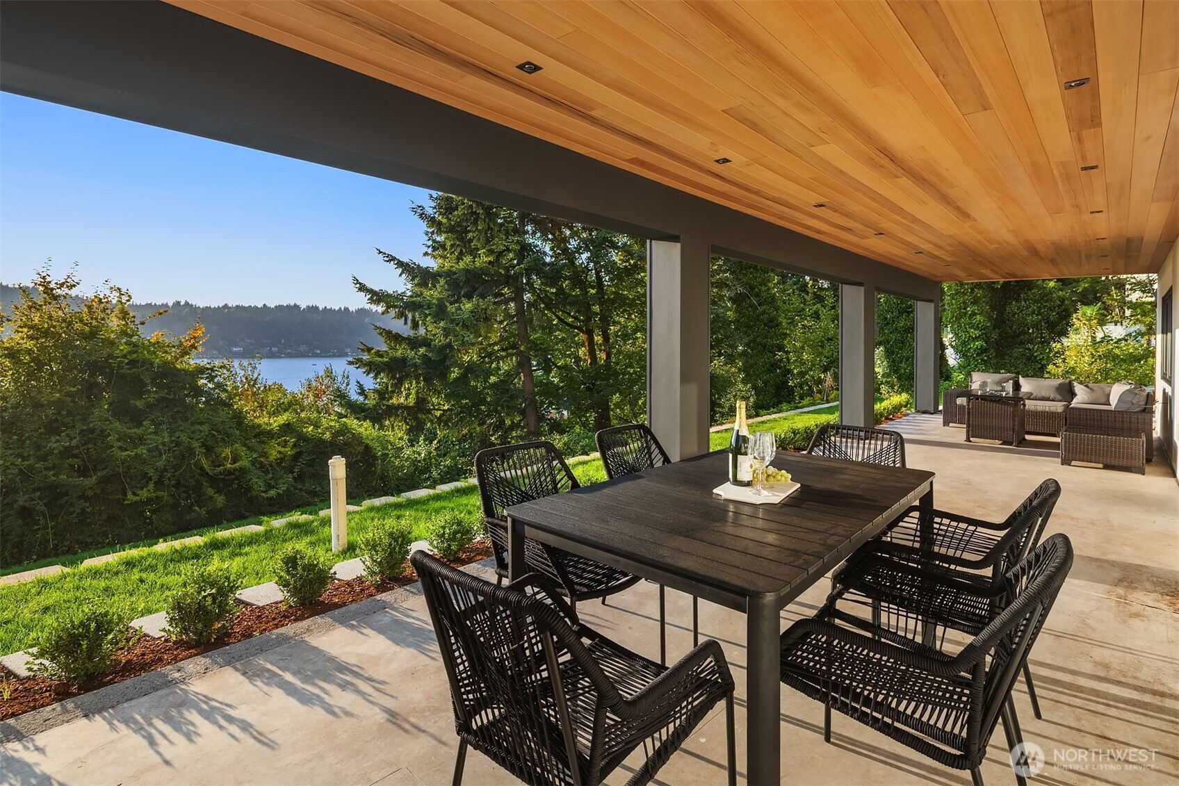 6815 Lake Washington Boulevard SE