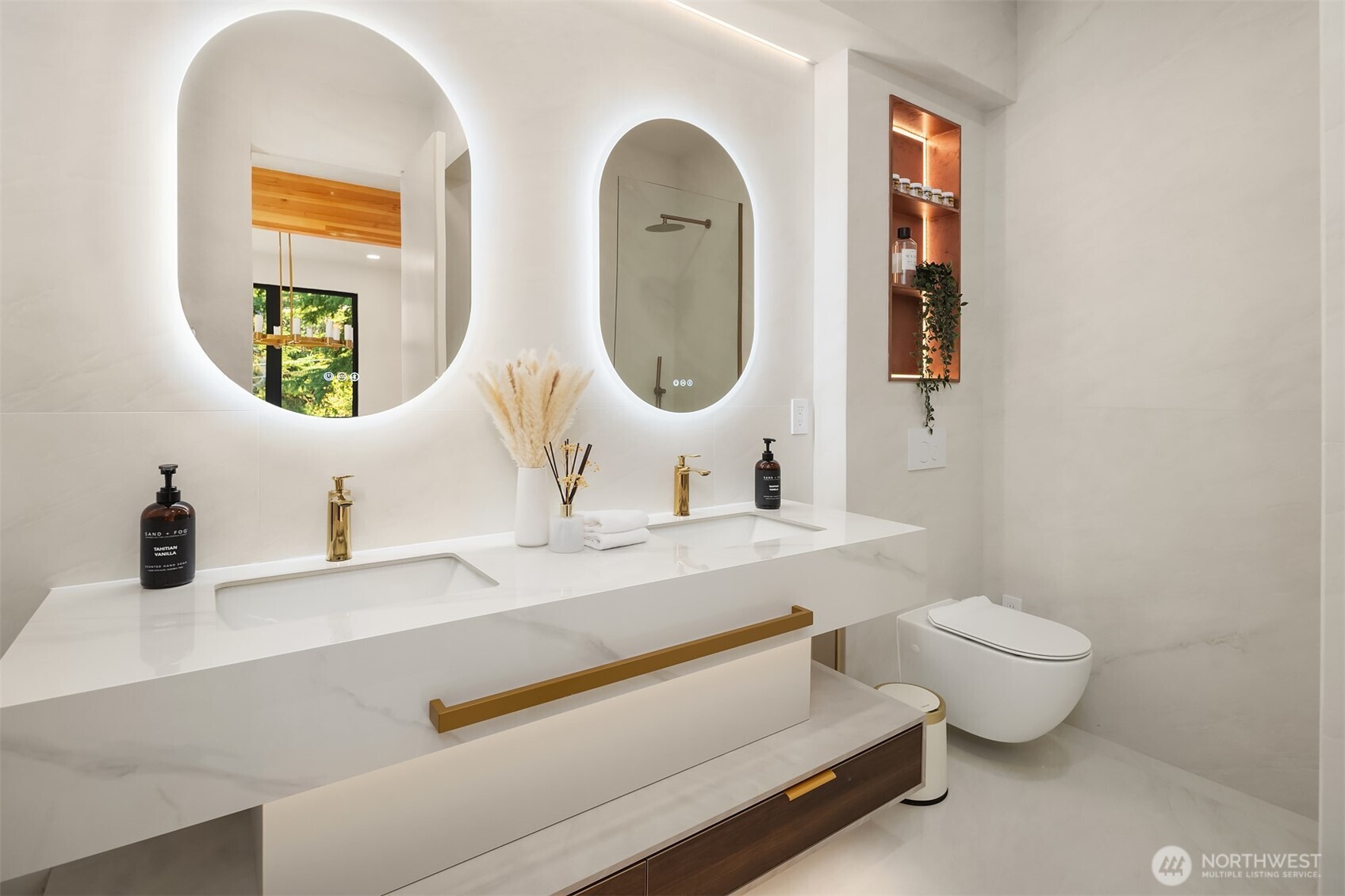 6815 Lake Washington Boulevard SE