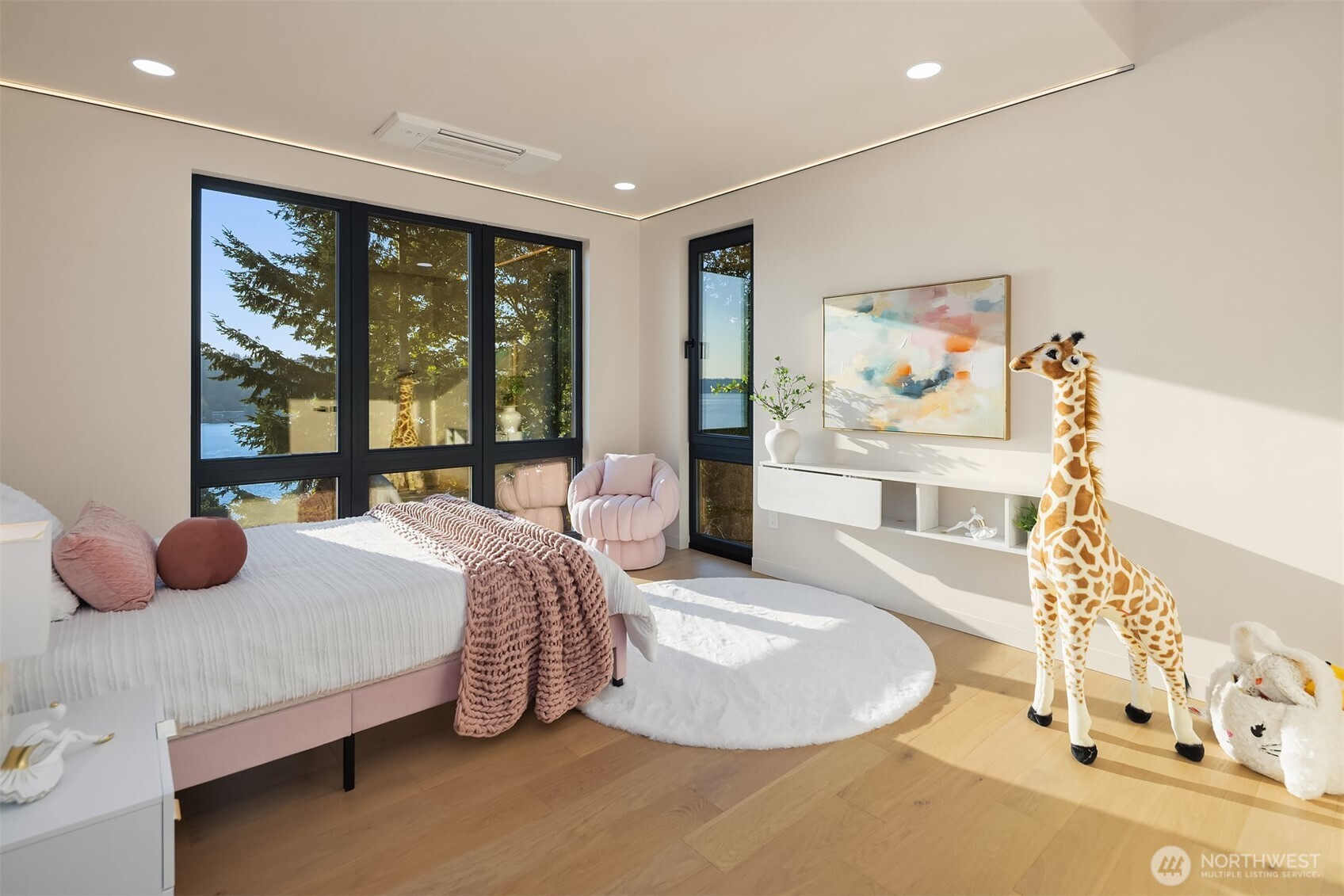 6815 Lake Washington Boulevard SE