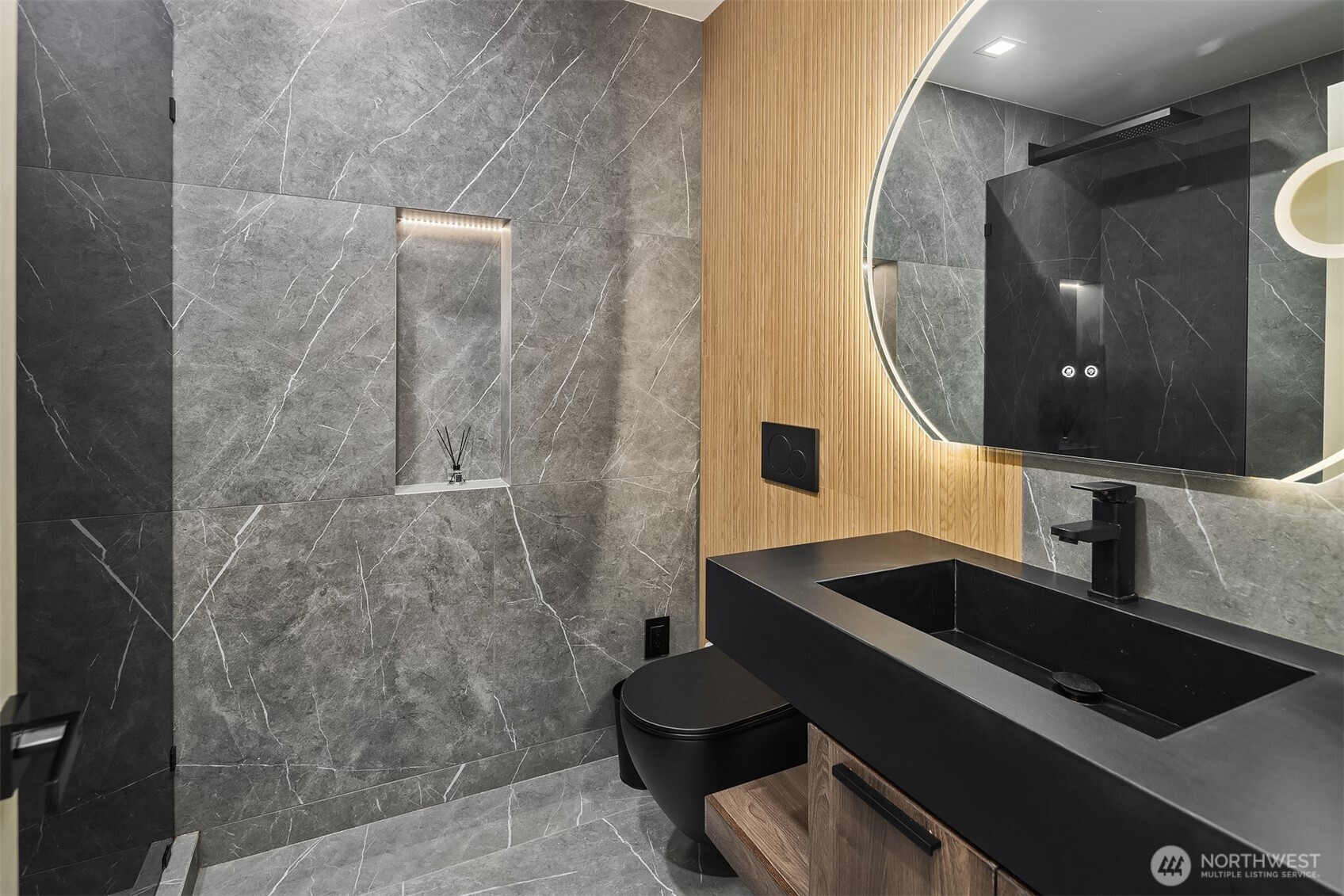 6815 Lake Washington Boulevard SE