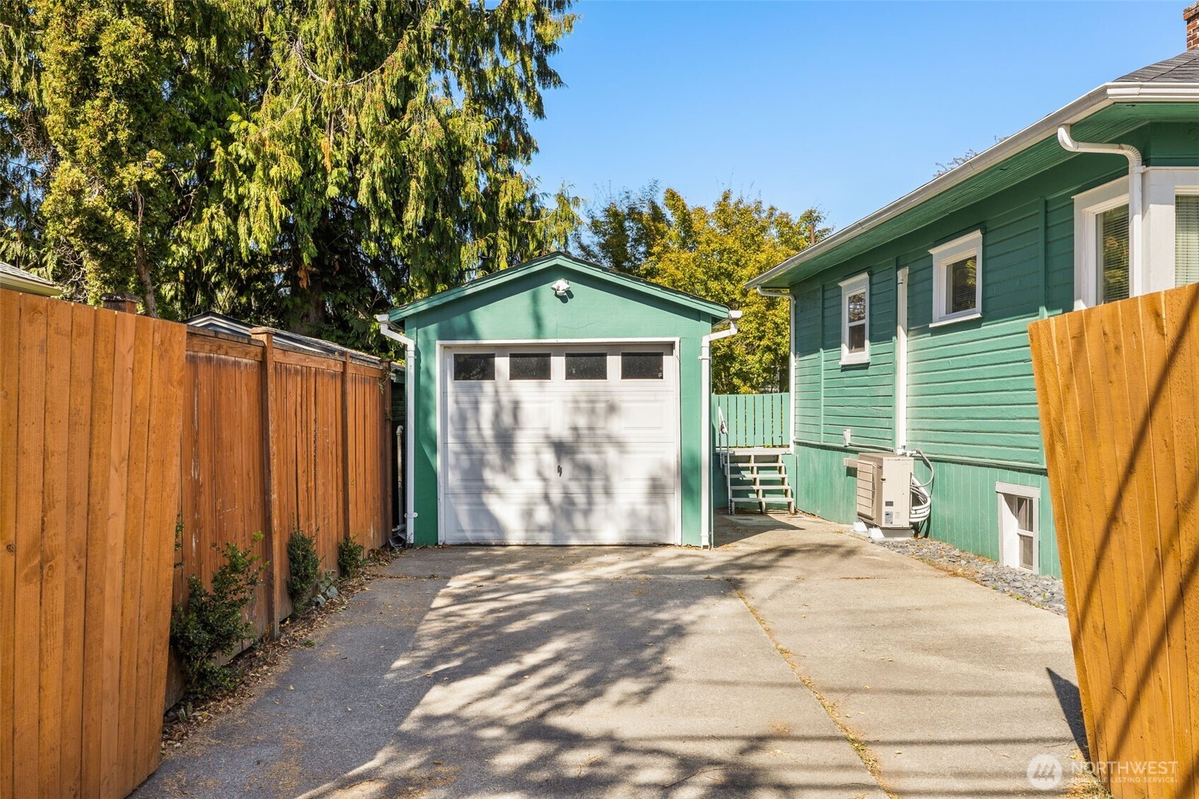 4208 S Genesee Street