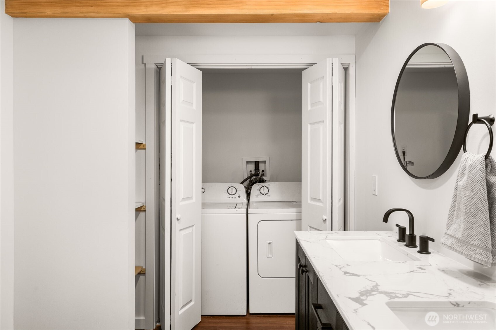 4208 S Genesee Street