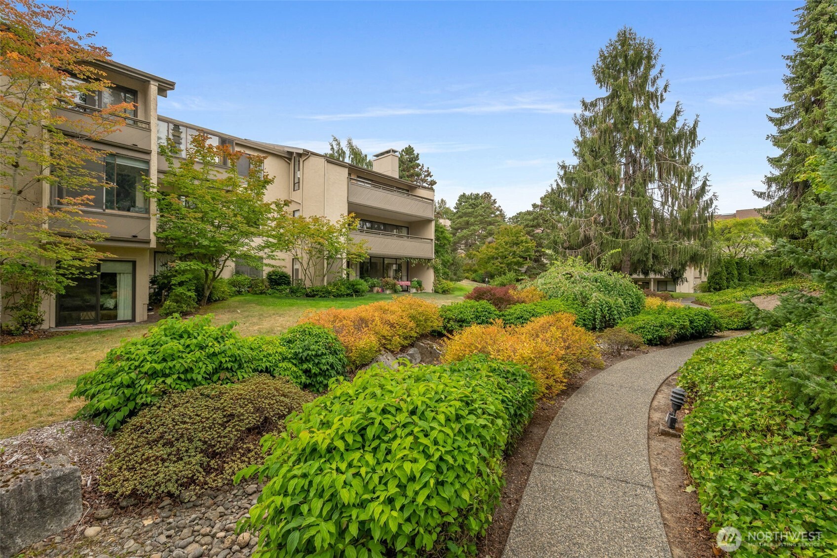 6570 Park Point Way NE