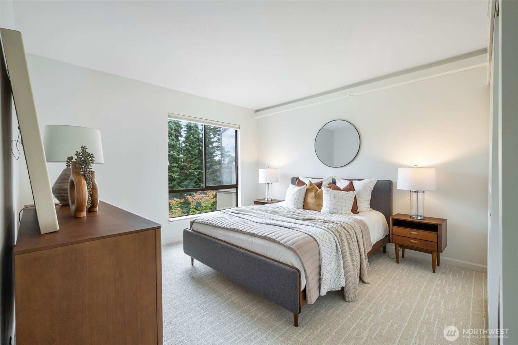 6570 Park Point Way NE