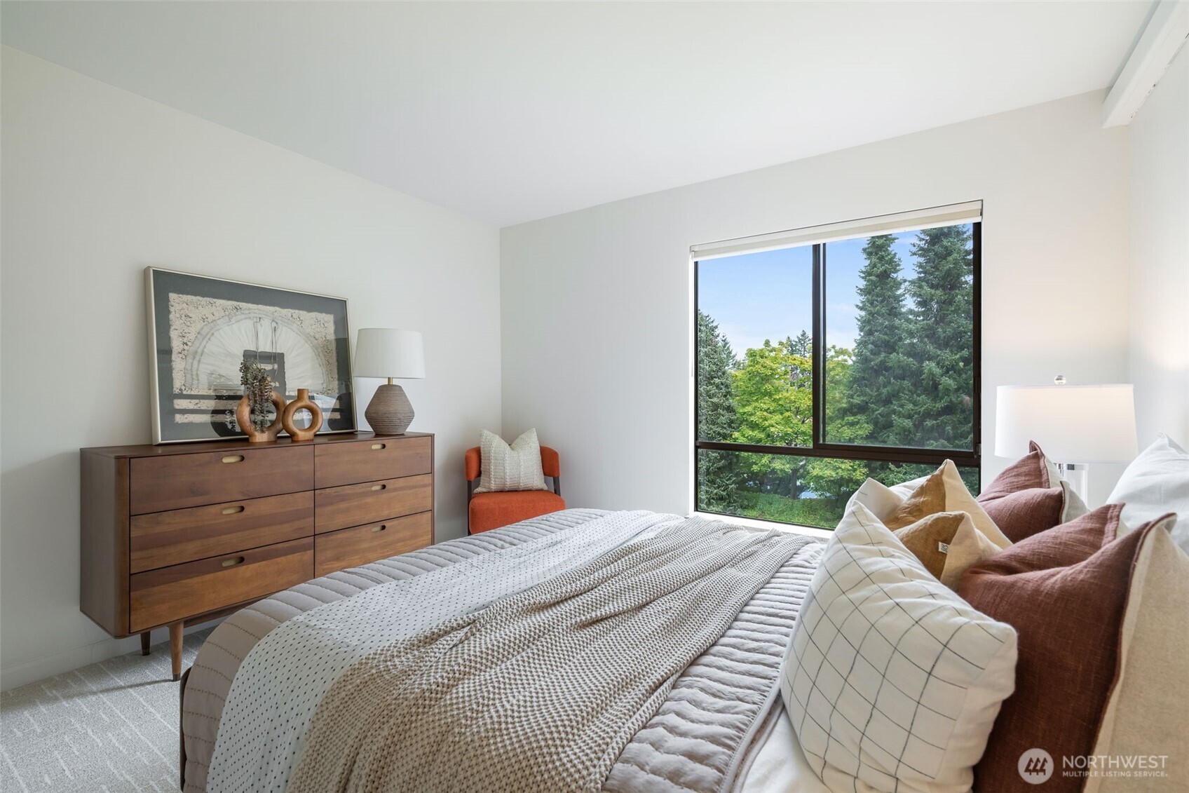 6570 Park Point Way NE