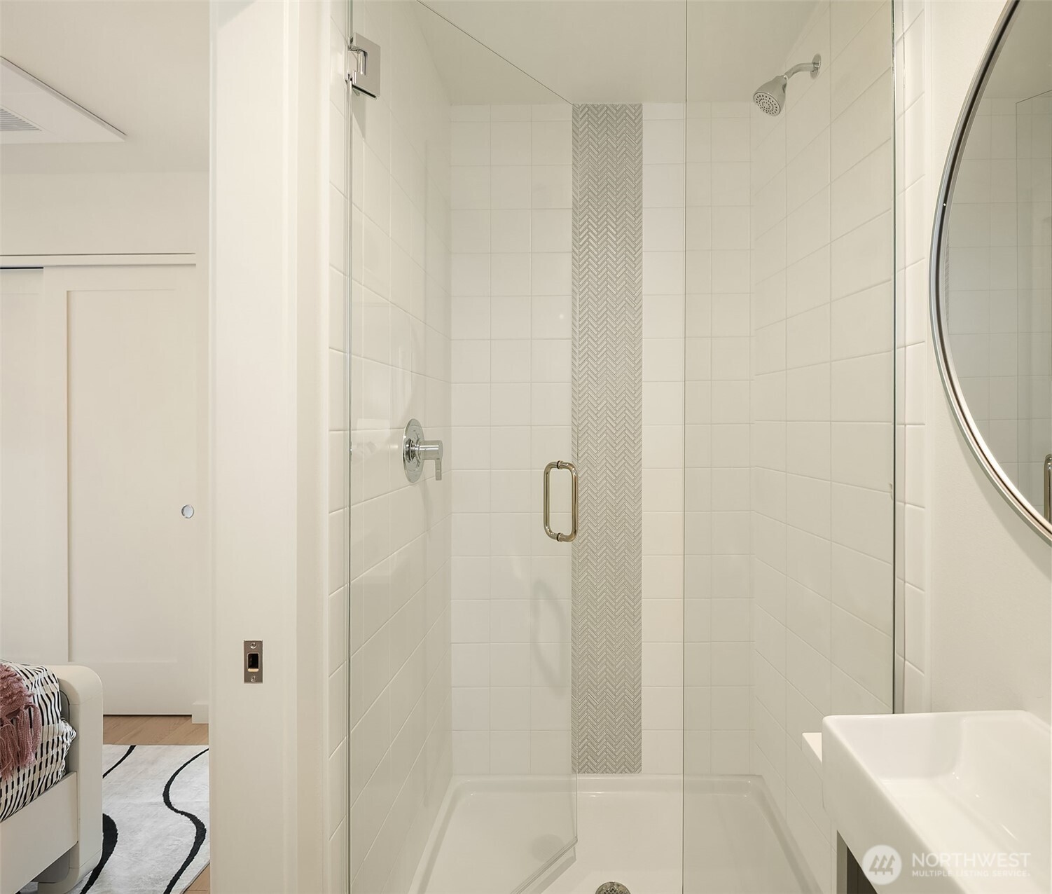 3010 B 32nd Avenue W