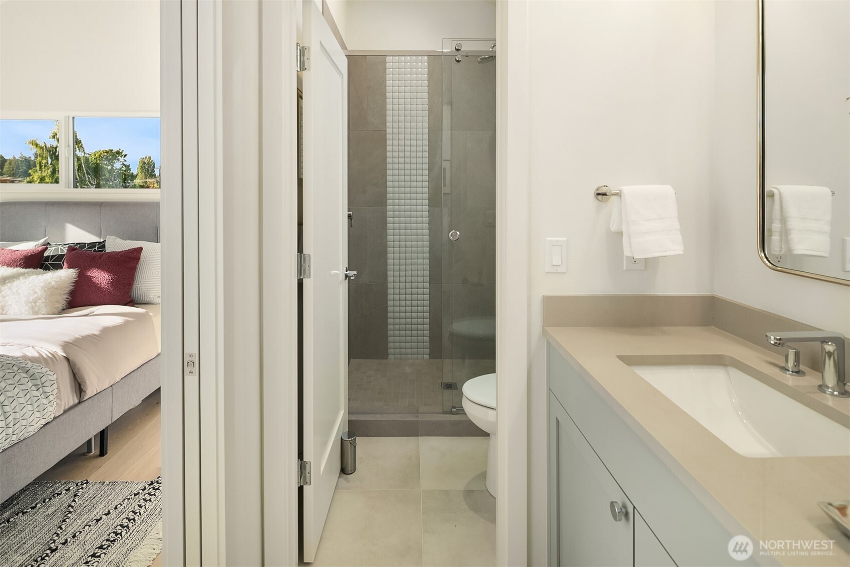 3010 B 32nd Avenue W