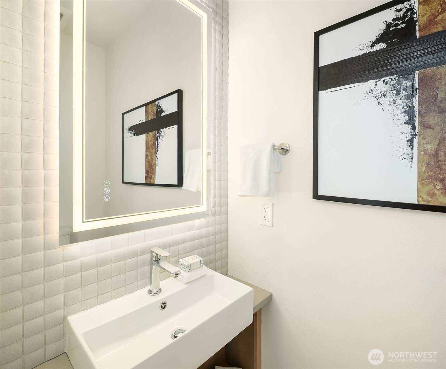 3010 B 32nd Avenue W