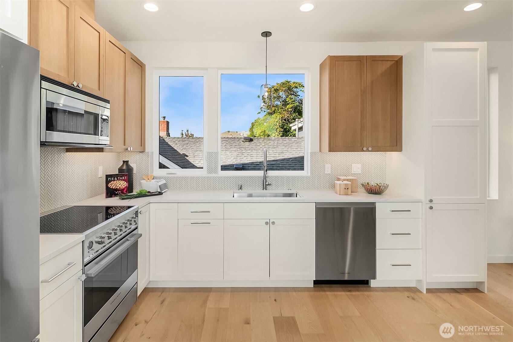 3010 B 32nd Avenue W