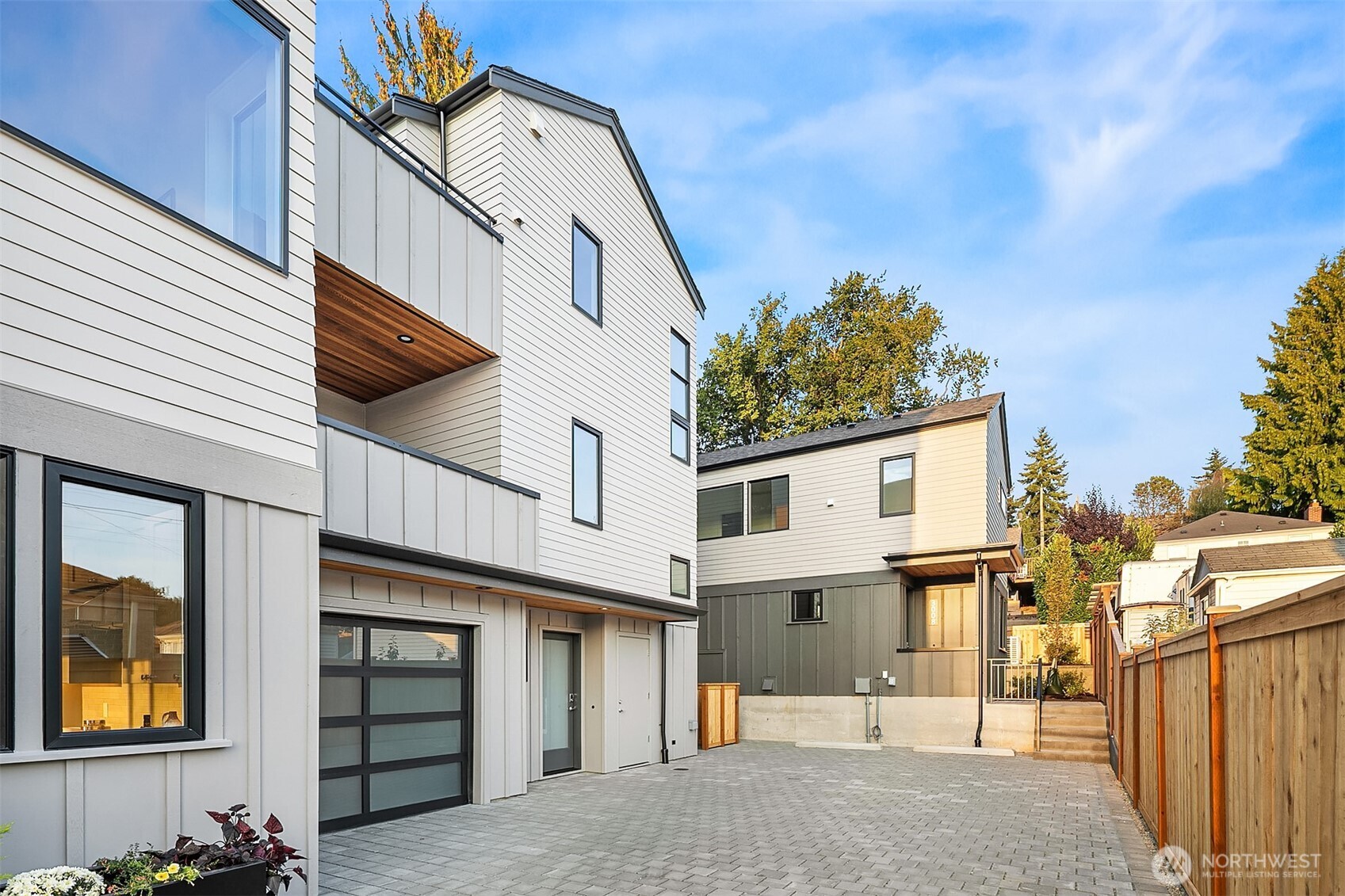 3010 B 32nd Avenue W