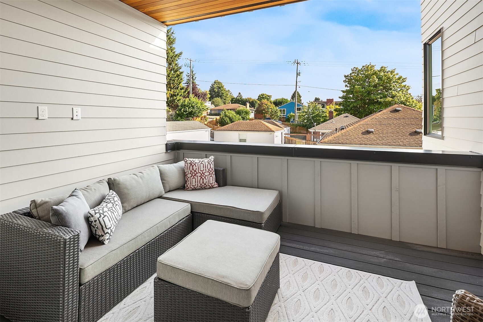 3010 B 32nd Avenue W