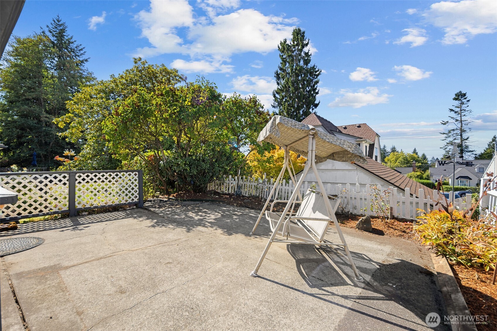 12225 Palatine Avenue N