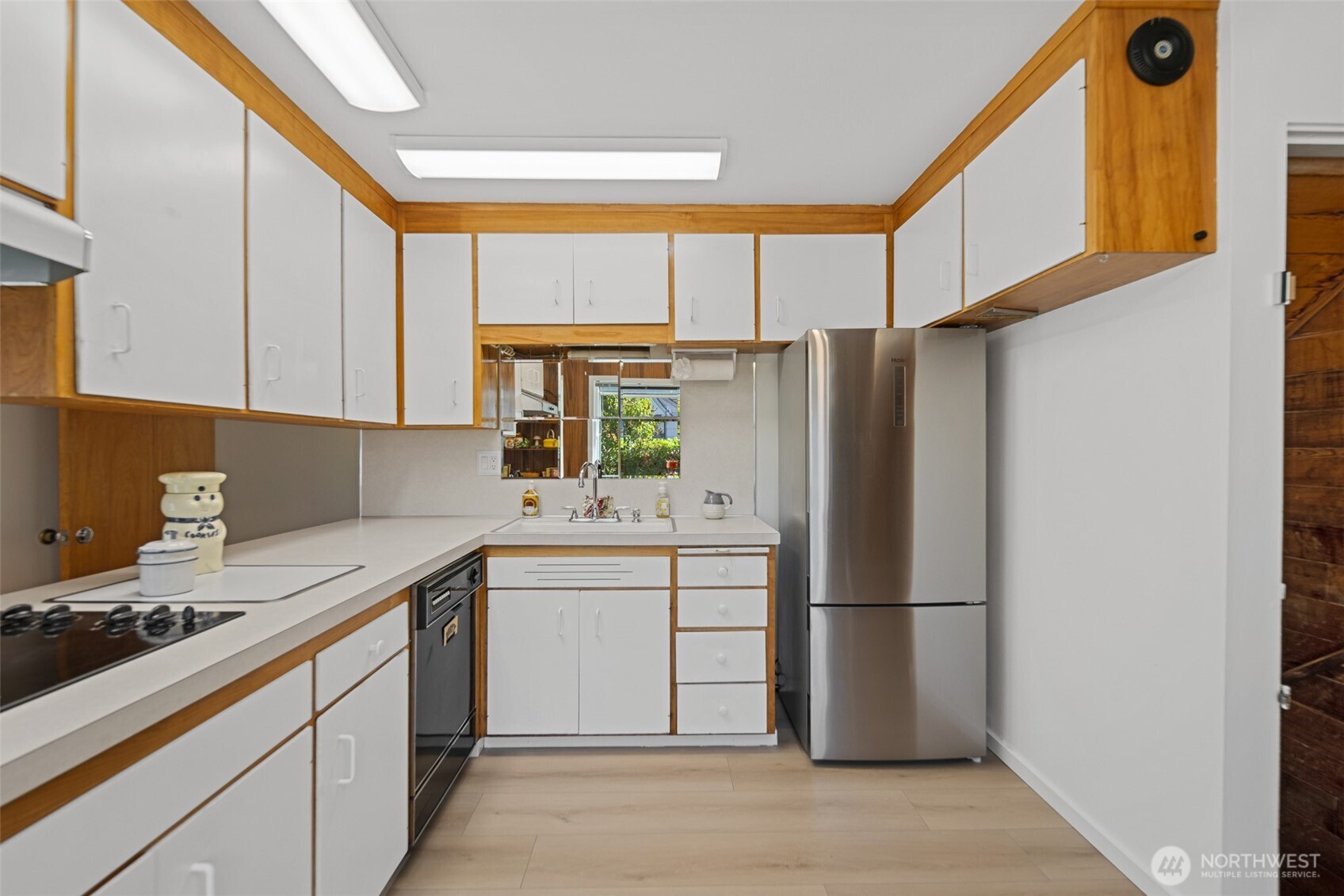 12225 Palatine Avenue N